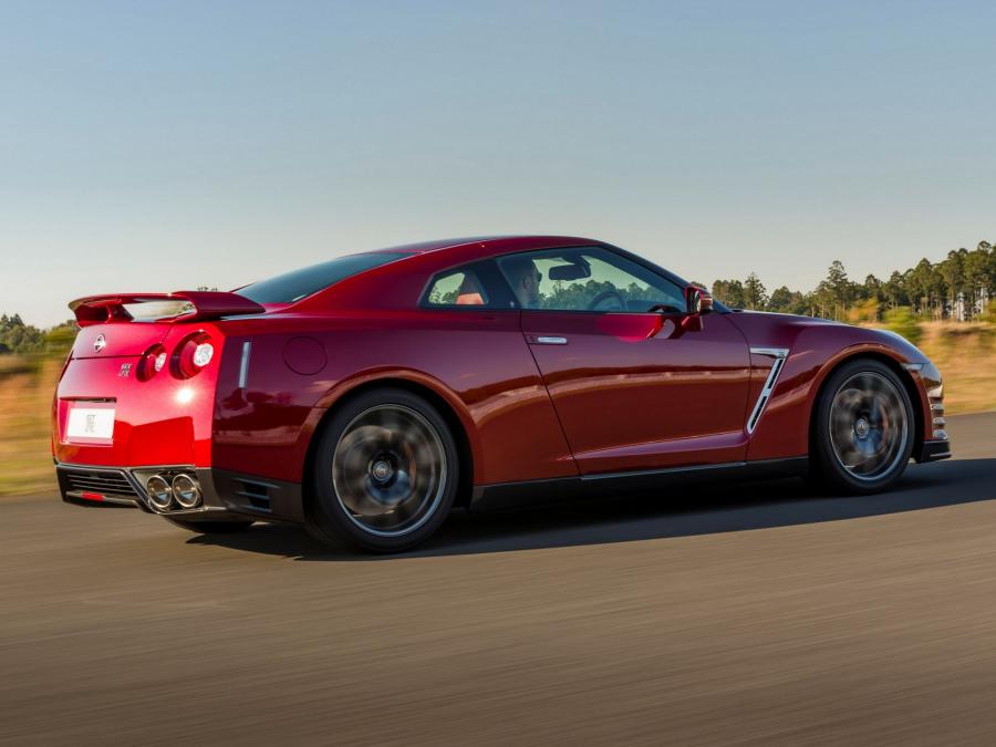  Nissan GT-R 2013 года  (JP) (фото 4 из 16)